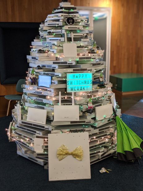 00100dPORTRAIT_00100_BURST20191219150918001_COVER.jpg O, Switchmas tree, O, Switchmas tree!