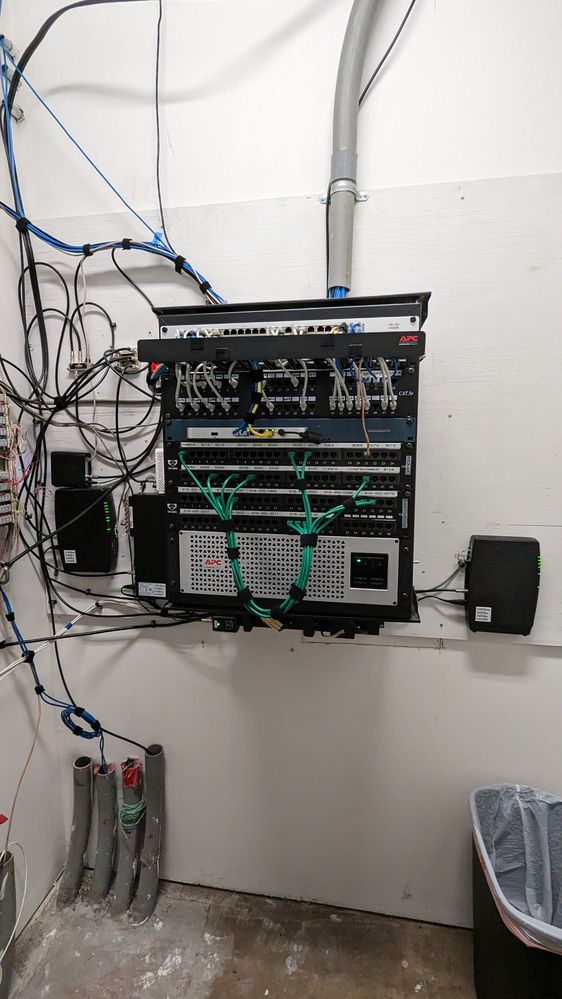 PXL_20230209_230046779.jpg no dangling cables to be snagged