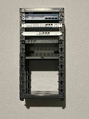 Network_devices_in_the_palm_of_your_hand.jpg Network_devices_in_the_palm_of_your_hand.jpg