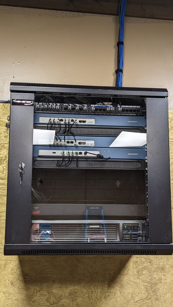 PXL_20230301_011203799.jpg Wall mount cabinet